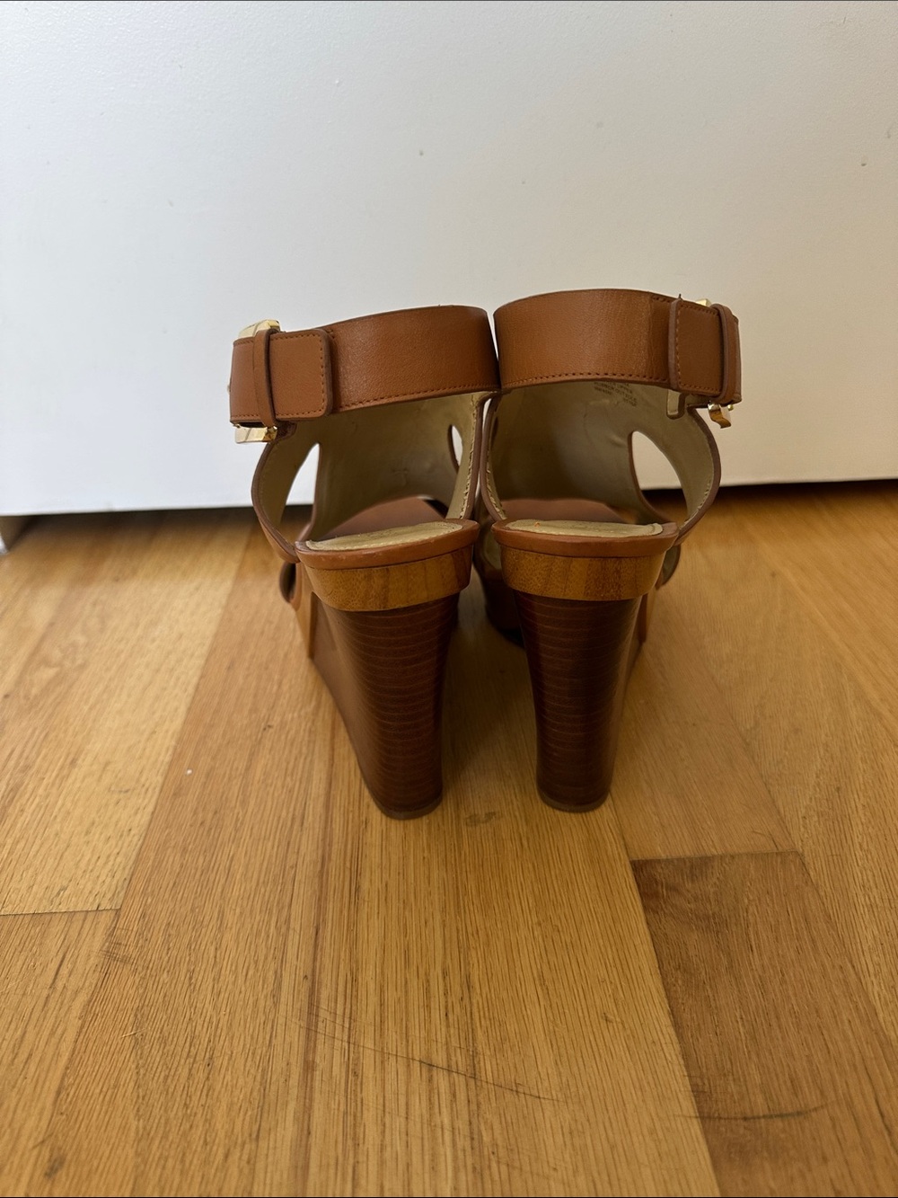 Michael Kors Tan Leather Wedge Sandals with Gold Buckle - Picture 3 of 4